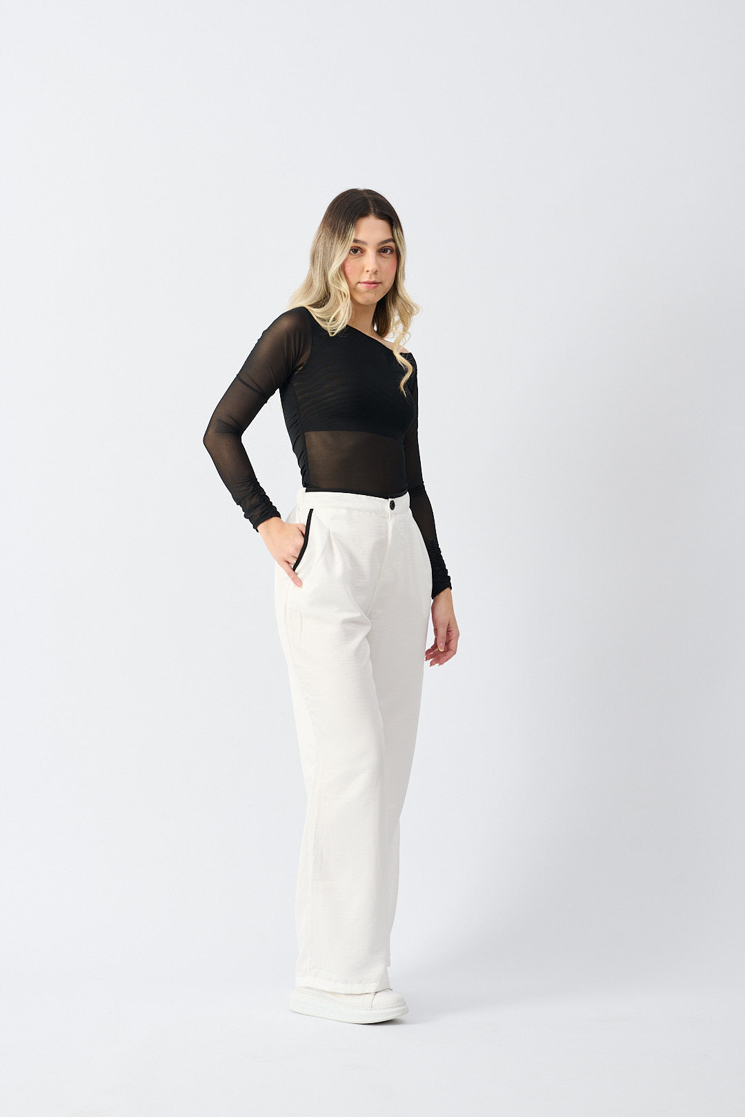 Ref 116 - Pantalón White Contrast