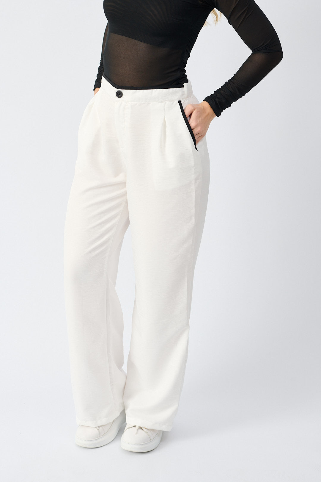 Ref 116 - Pantalón White Contrast