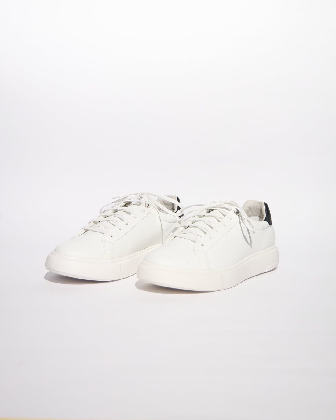 Elegance White