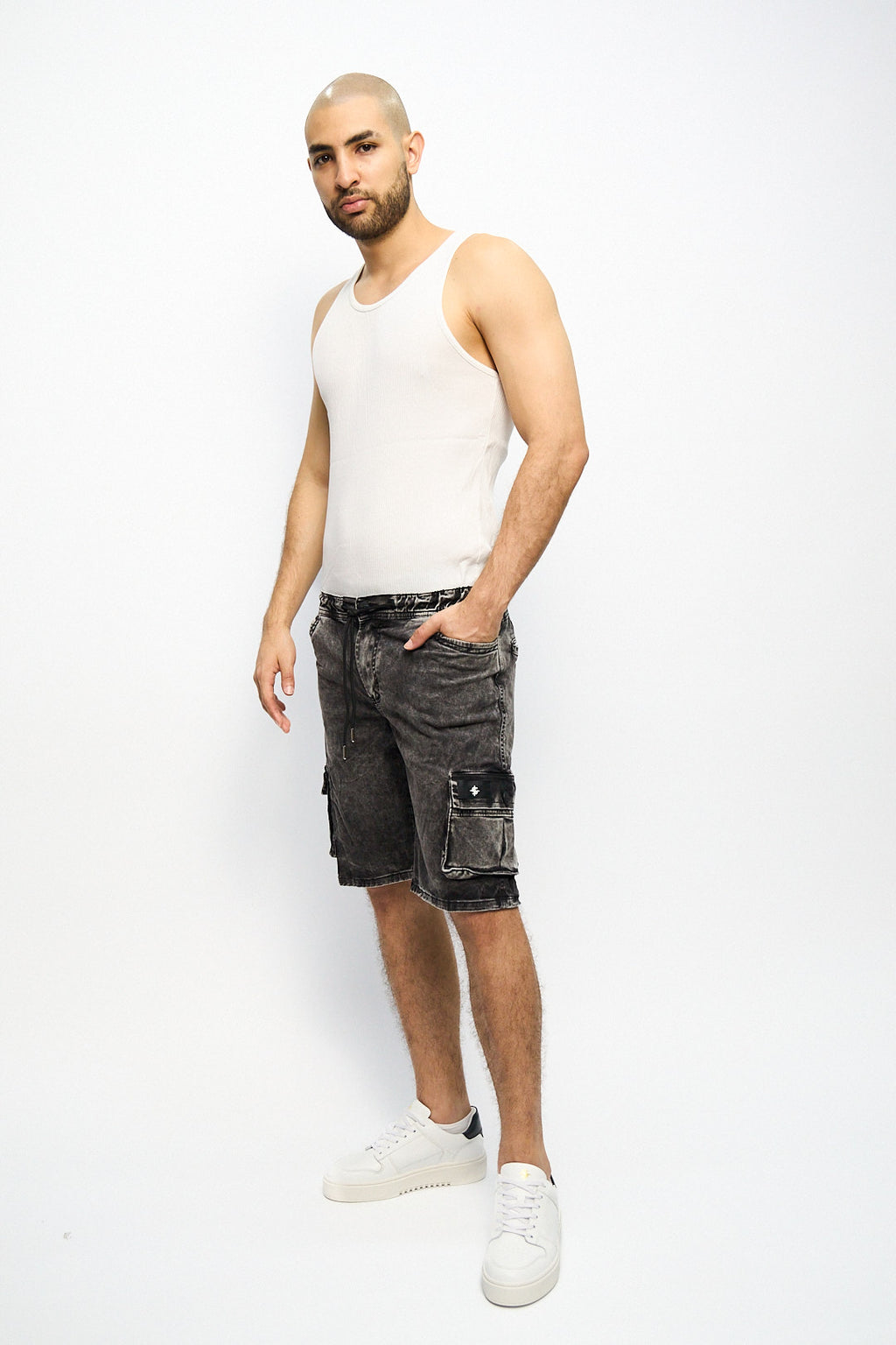 SHORT TRACE GREY