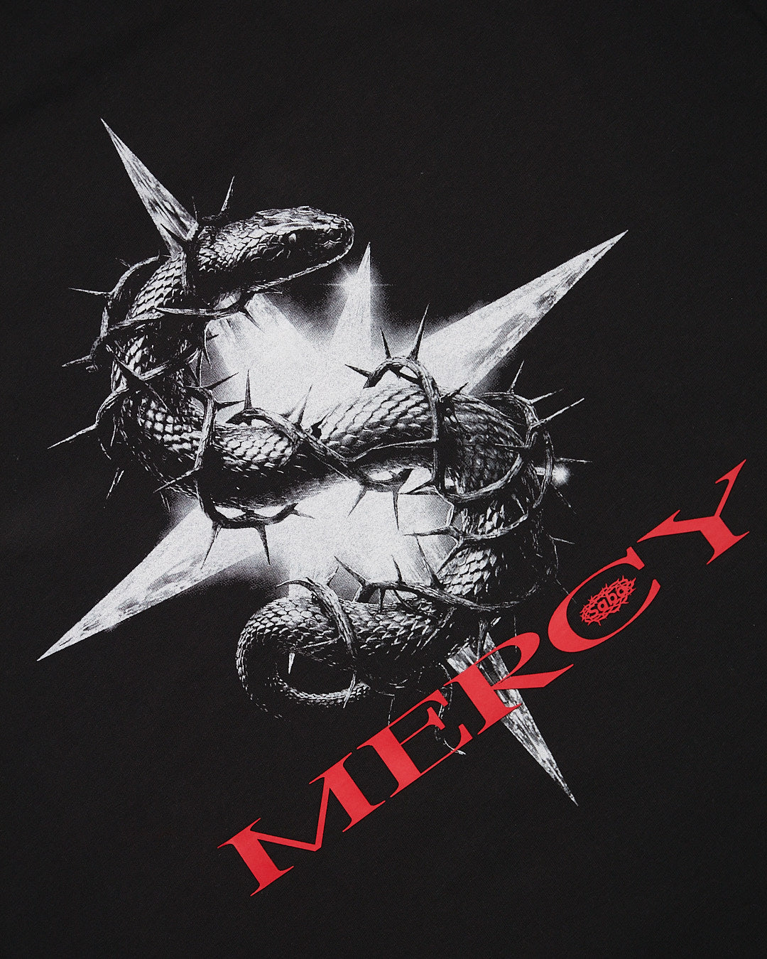 Camiseta Mercy Negra Serpiente