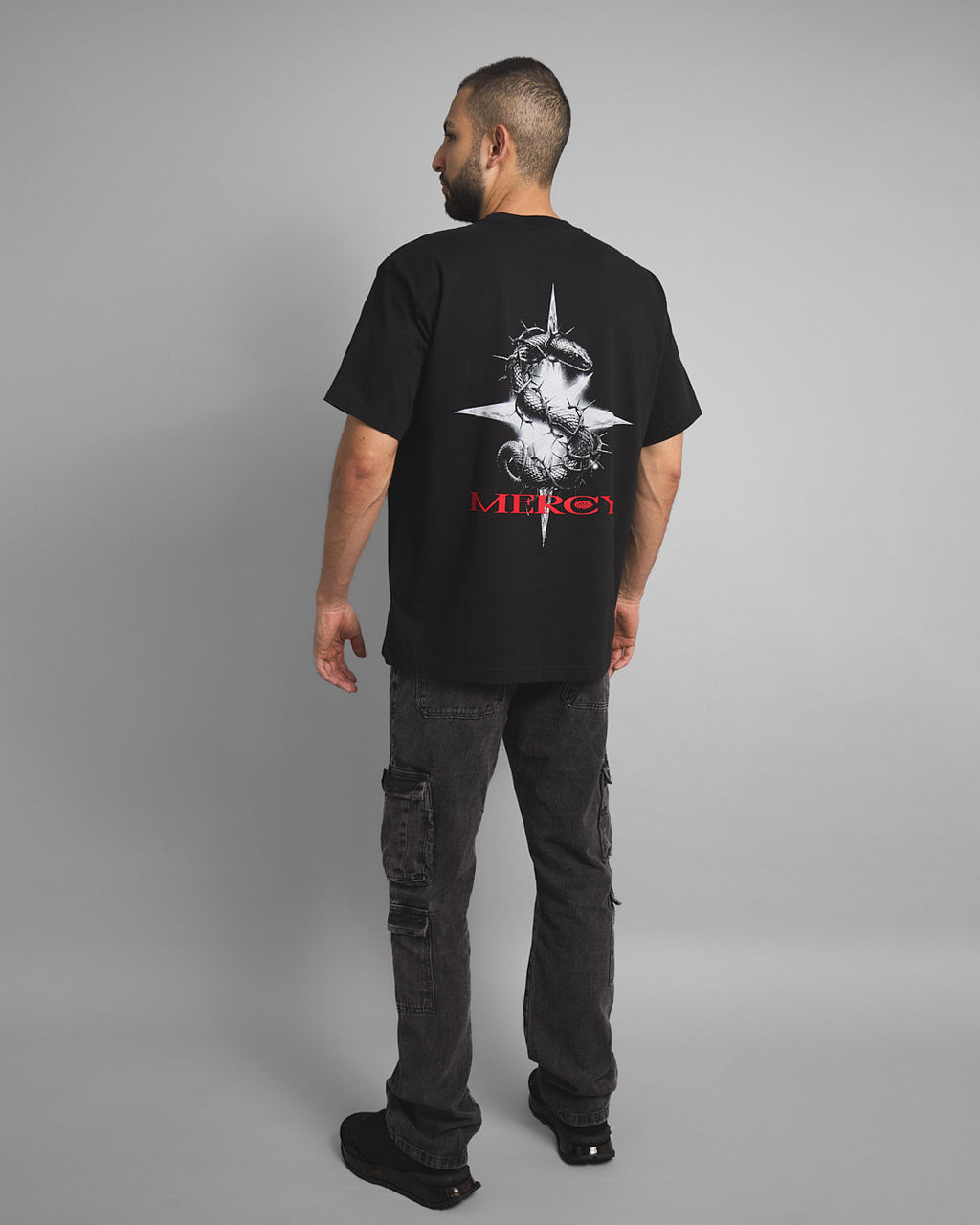 Camiseta Mercy Negra Serpiente